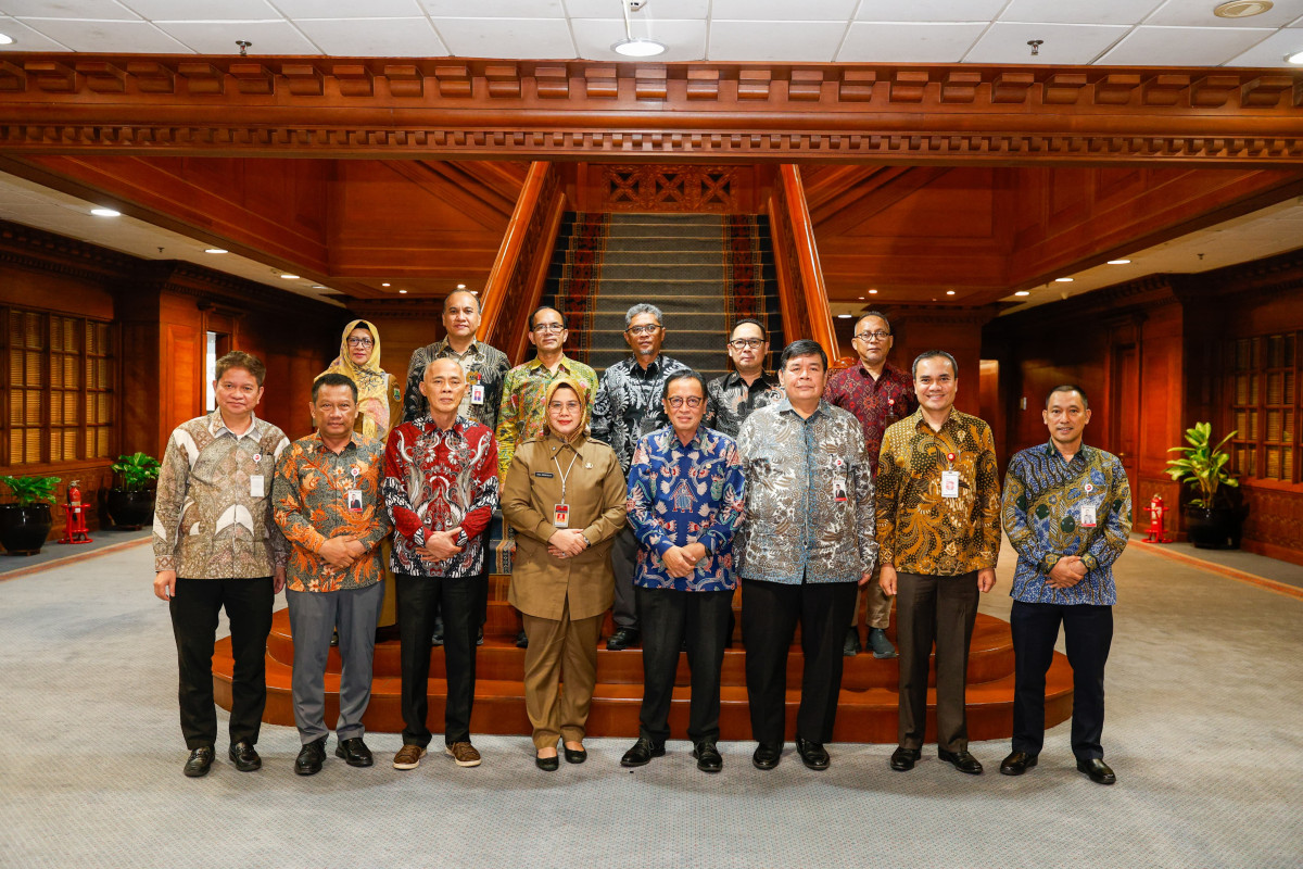 Kepala BPKAD Provinsi Banten Hadiri Pertemuan Strategis Penguatan Perbankan Daerah