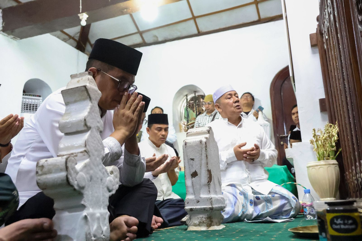 Rangkaian HUT Ke-25 Provinsi Banten, Gubernur Andra Soni Ziarah ke Makam Sultan Maulana Hasanuddin