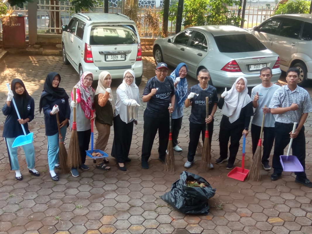 BPKAD Provinsi Banten Gelar Rabu Bersih, Wujudkan Lingkungan Kerja yang Bersih, Sehat, dan Nyaman